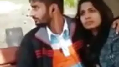 Twinkle Vaishnav Ki Sexy Nangi Photo - Northindian Girl And Boy Blowjob In Park indian sex video