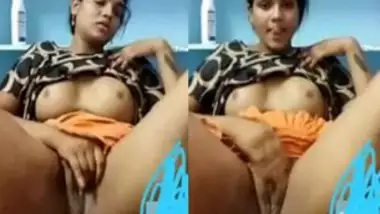 Phone Rodika - Sexy Desi Girl Showing Boobs And Pussy On Video Call indian sex video